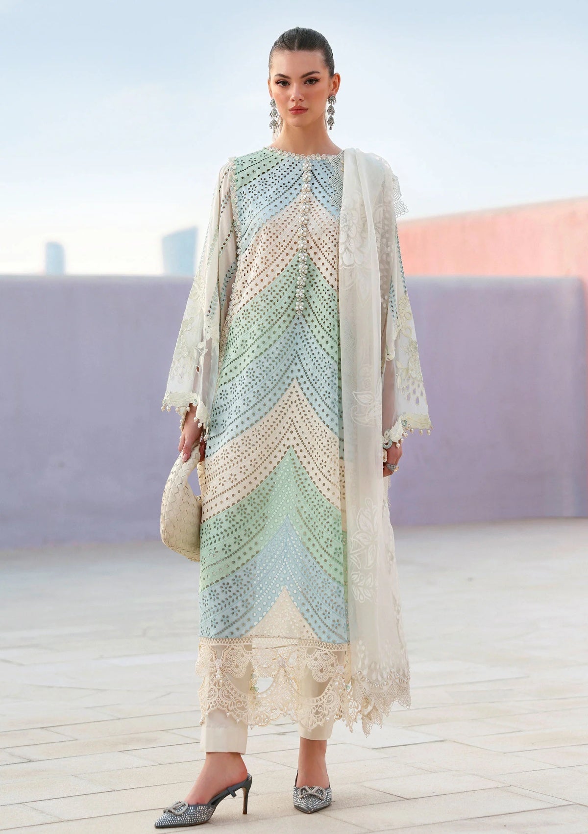 Mahreen Embroidered Luxury Lawn 3-Piece Suit