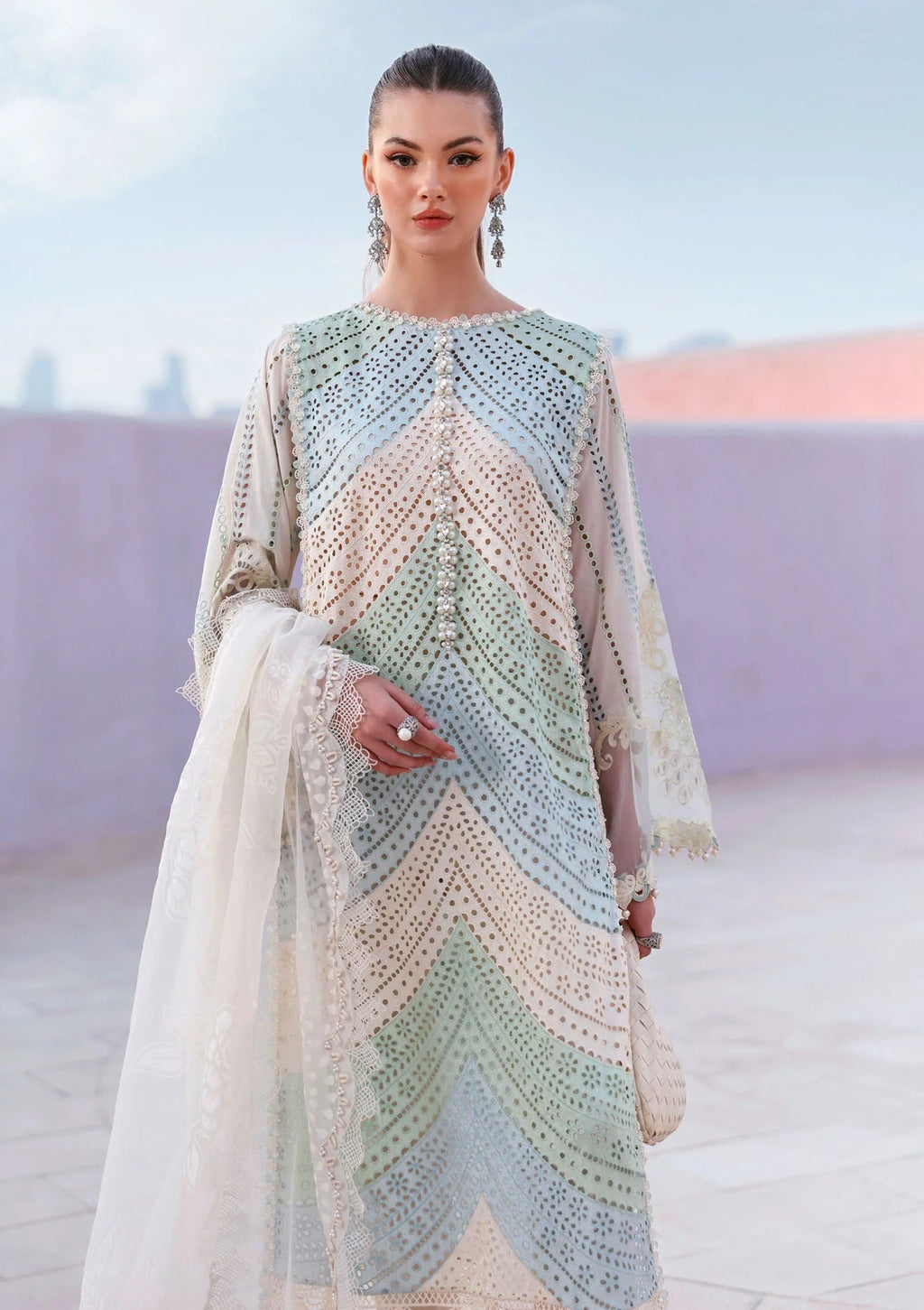 Mahreen Embroidered Luxury Lawn 3-Piece Suit