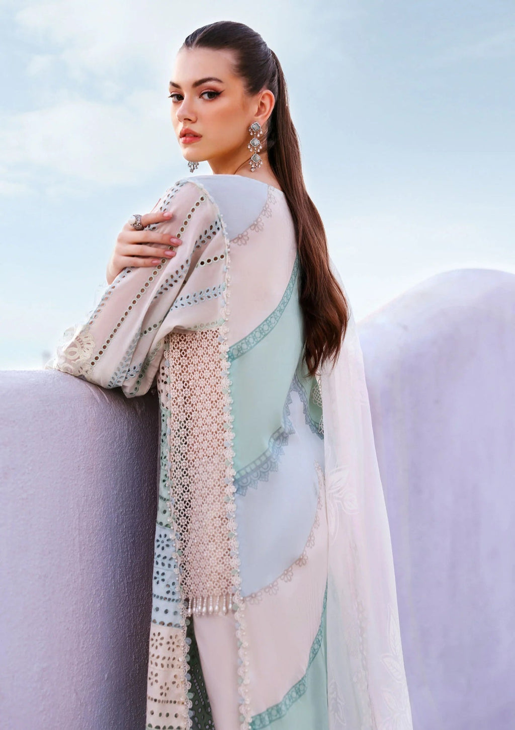 Mahreen Embroidered Luxury Lawn 3-Piece Suit