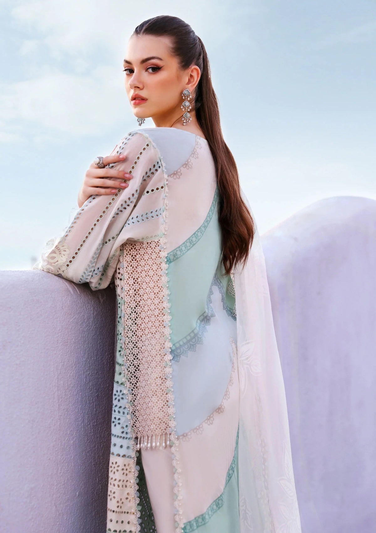 Mahreen Embroidered Luxury Lawn 3-Piece Suit