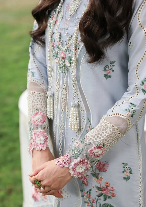 Mahveen Chikankari Luxury Lawn 3-Piece Suit