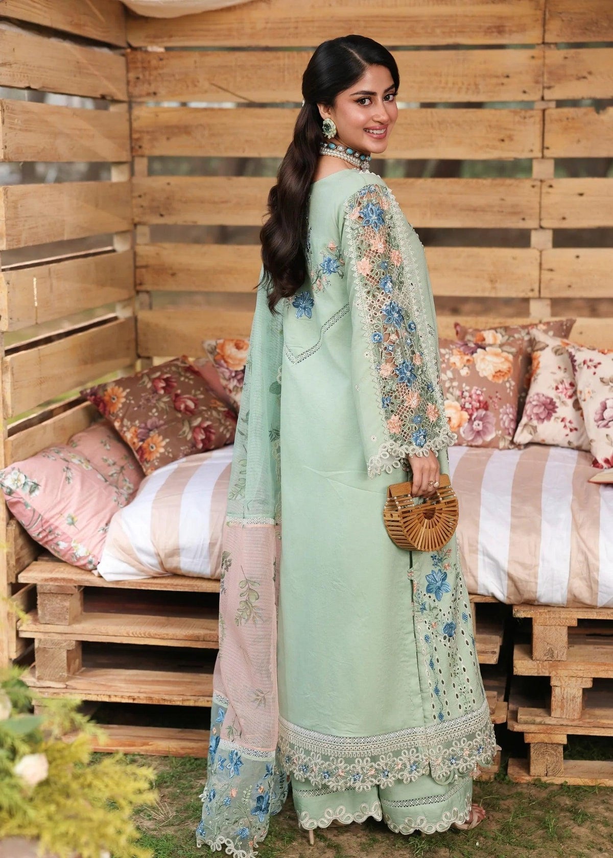 Nayara Chikankari Luxury Lawn 3-Piece Suit
