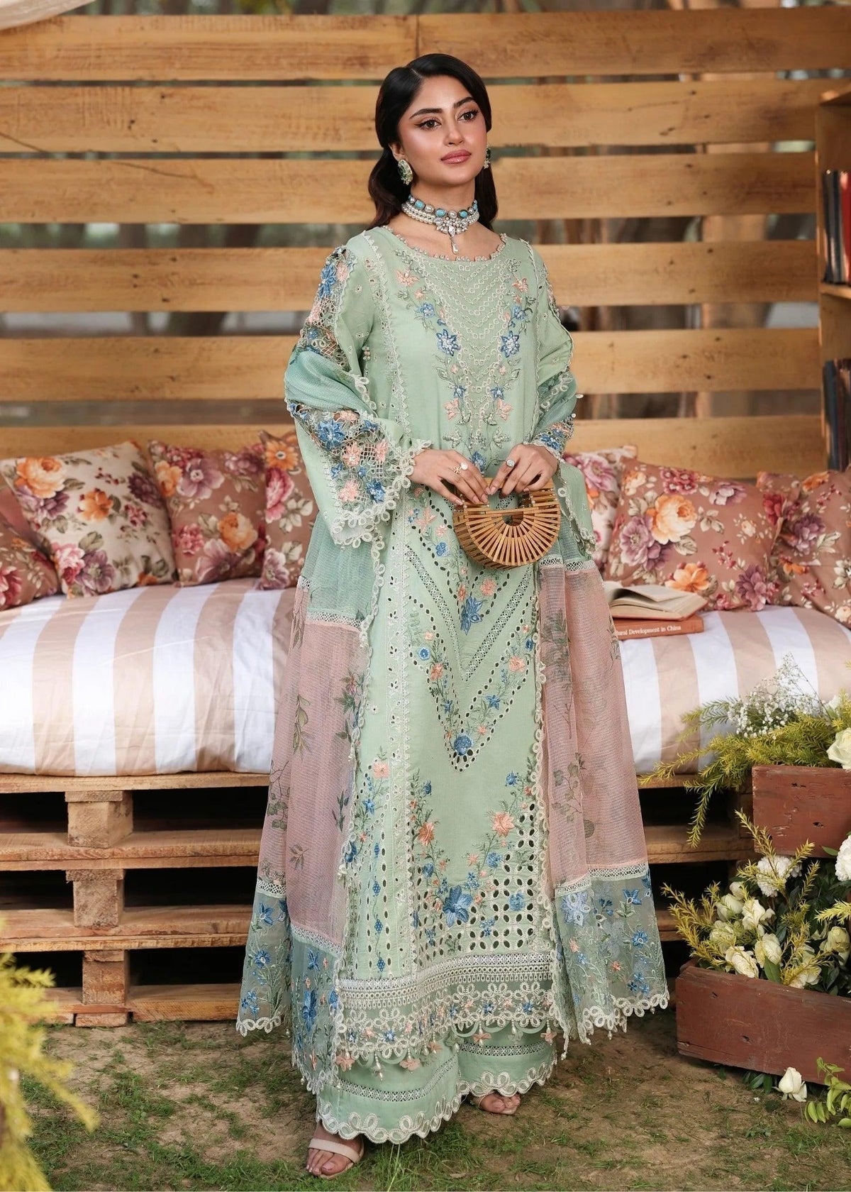 Nayara Chikankari Luxury Lawn 3-Piece Suit