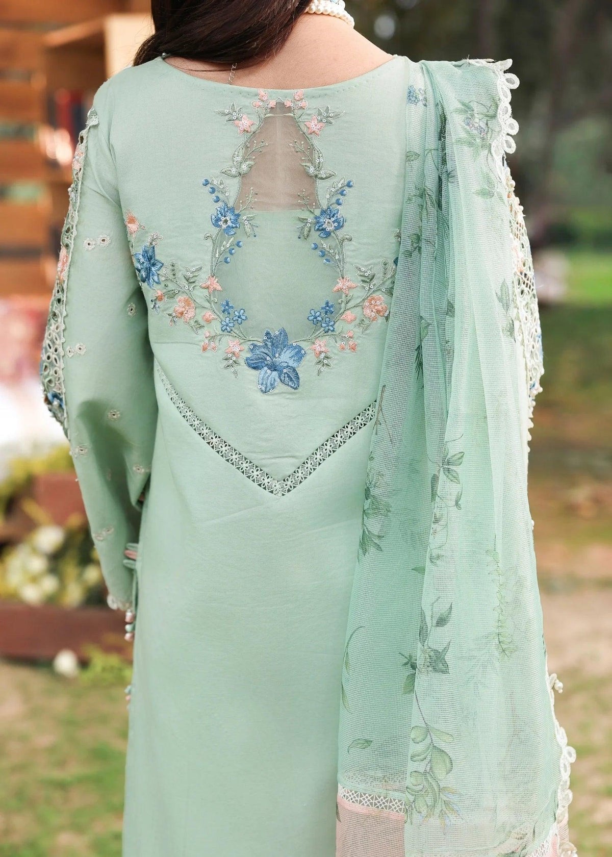 Nayara Chikankari Luxury Lawn 3-Piece Suit