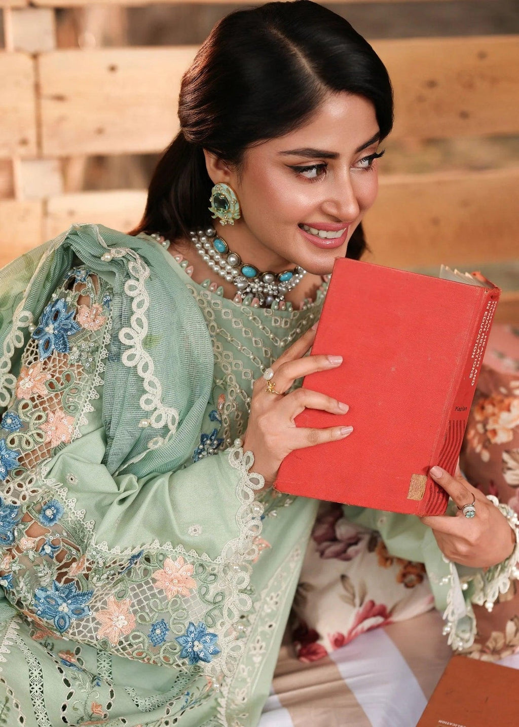 Nayara Chikankari Luxury Lawn 3-Piece Suit