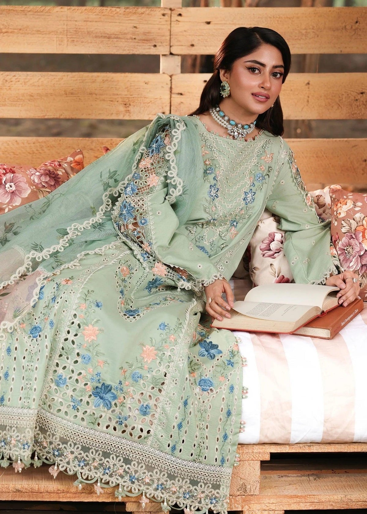 Nayara Chikankari Luxury Lawn 3-Piece Suit