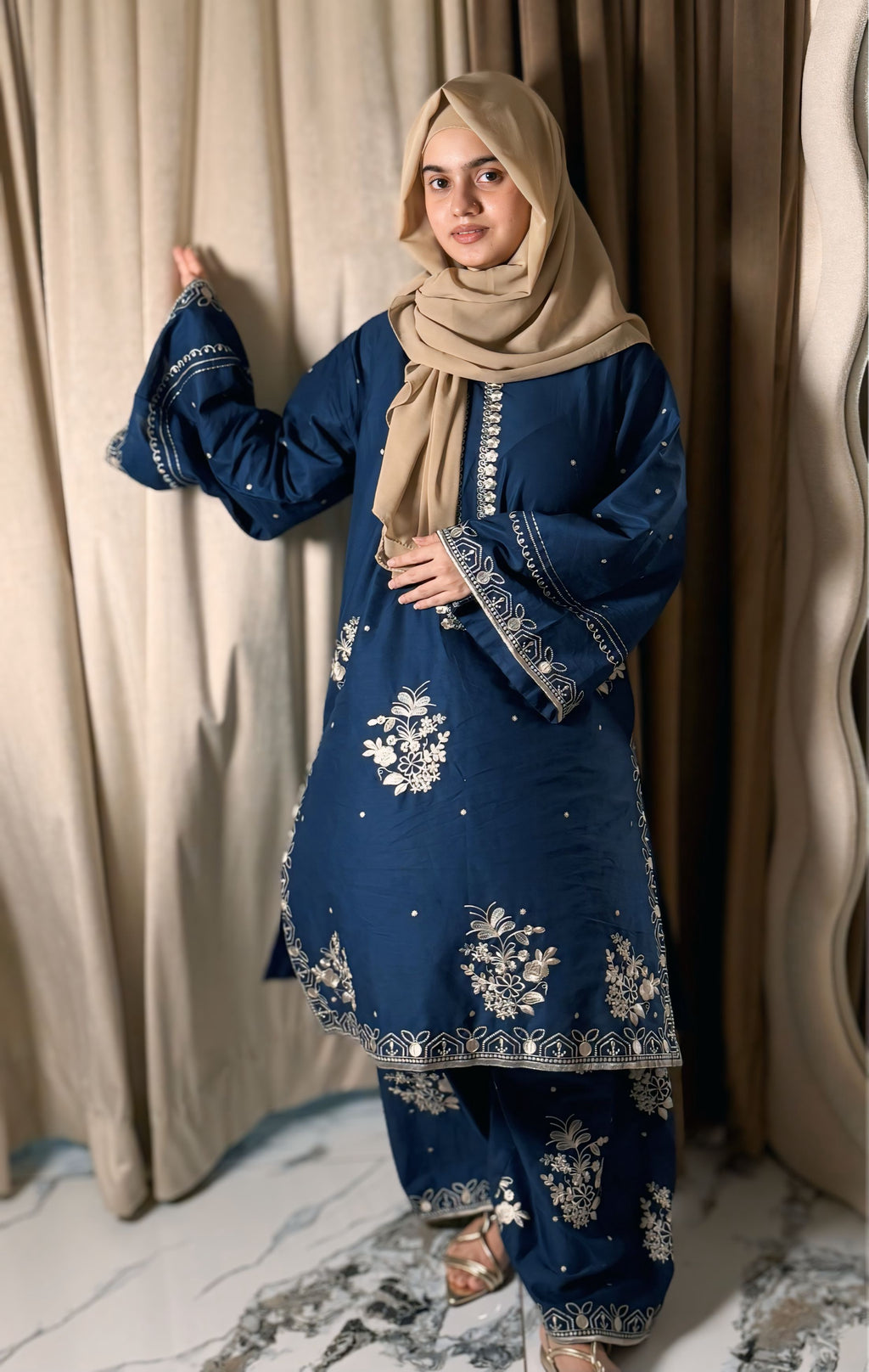 Gulnaar Lawn Cotton 2-Piece Suit