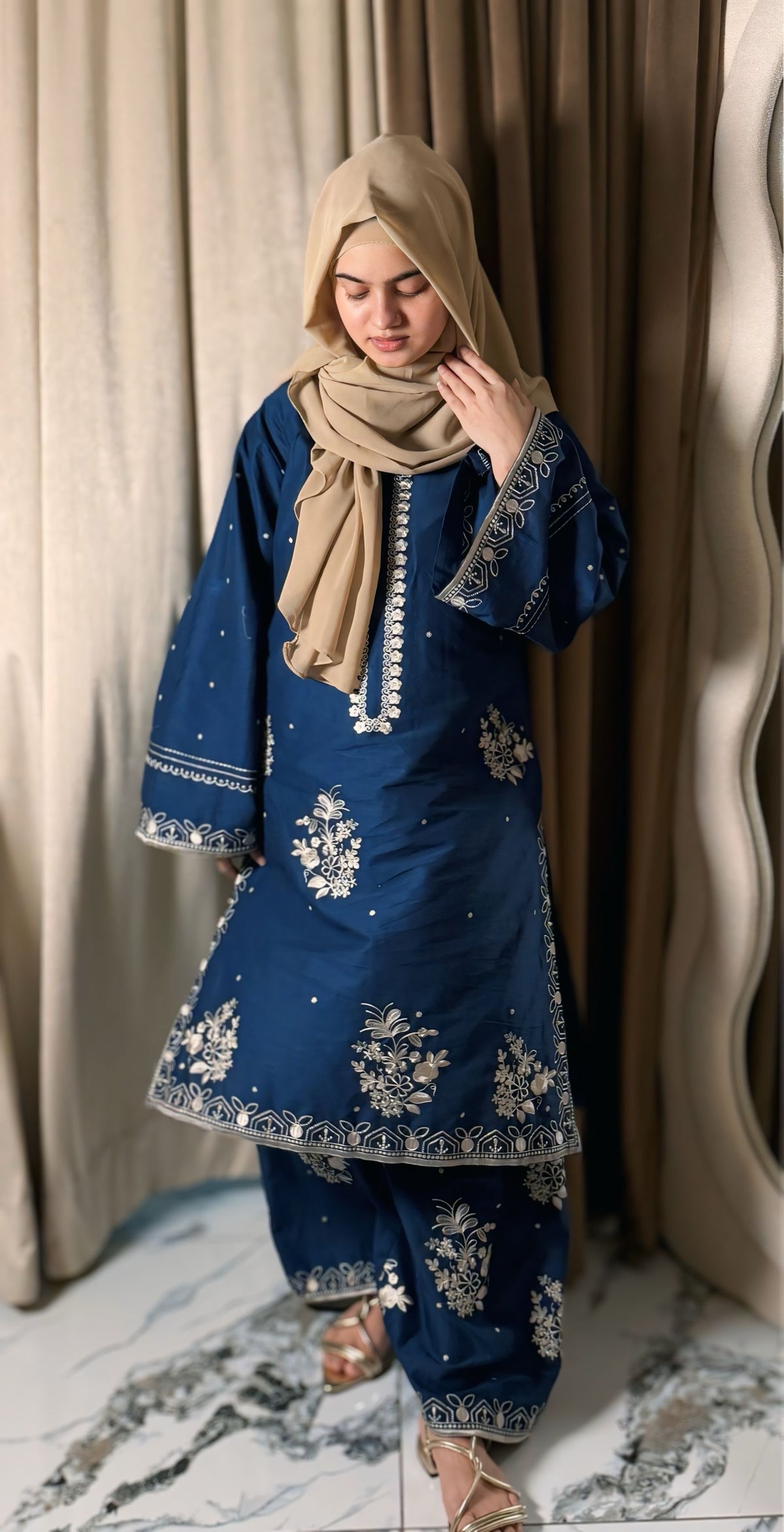 Gulnaar Lawn Cotton 2-Piece Suit