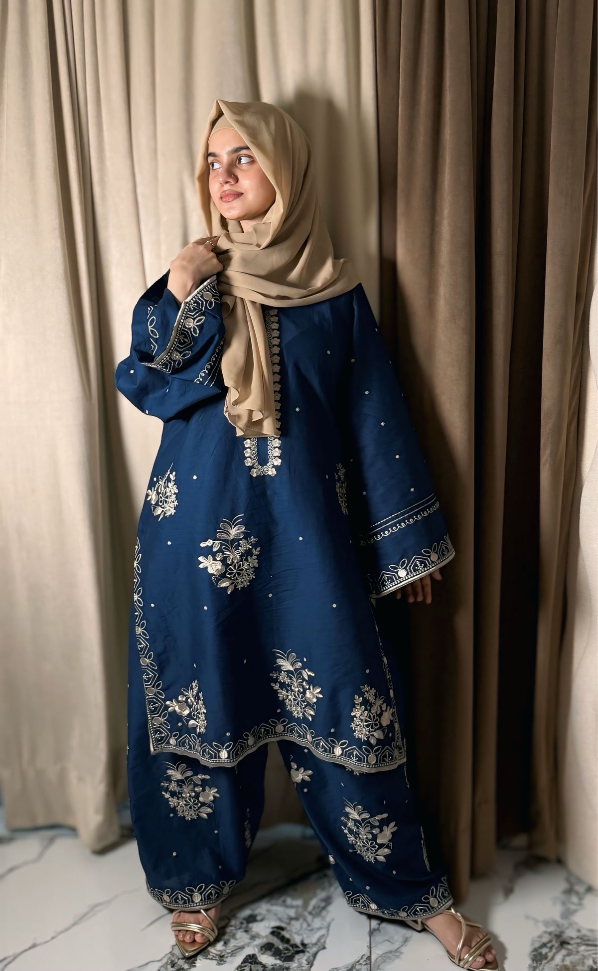 Gulnaar Lawn Cotton 2-Piece Suit