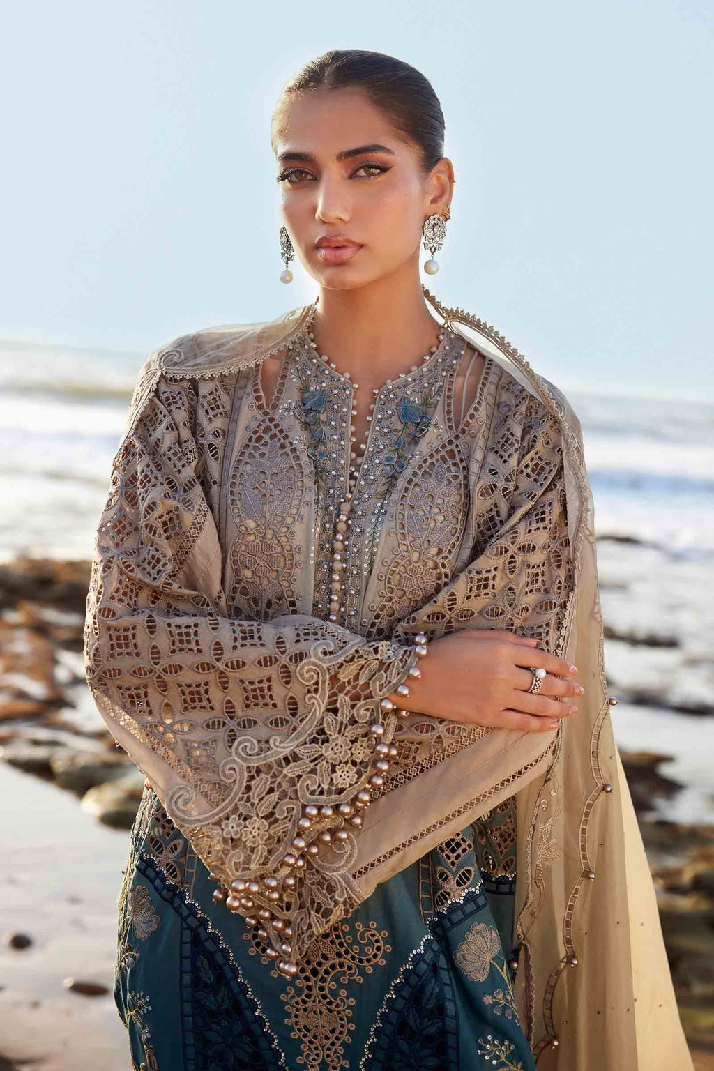 Aylina Embroidered Lawn 3-Piece Suit